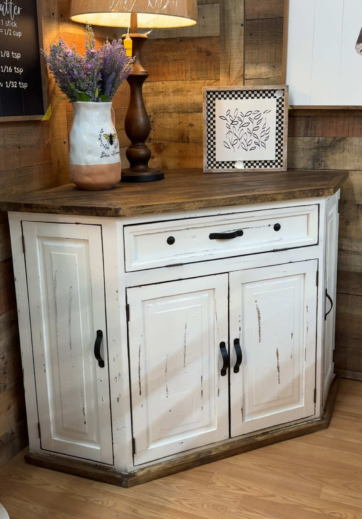 @RusticFurnitureDepot