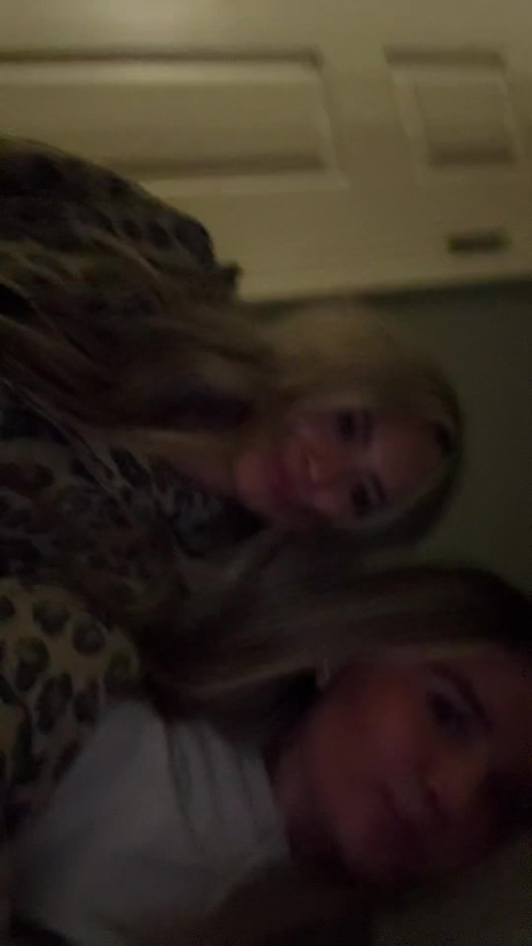 @xoxoella!