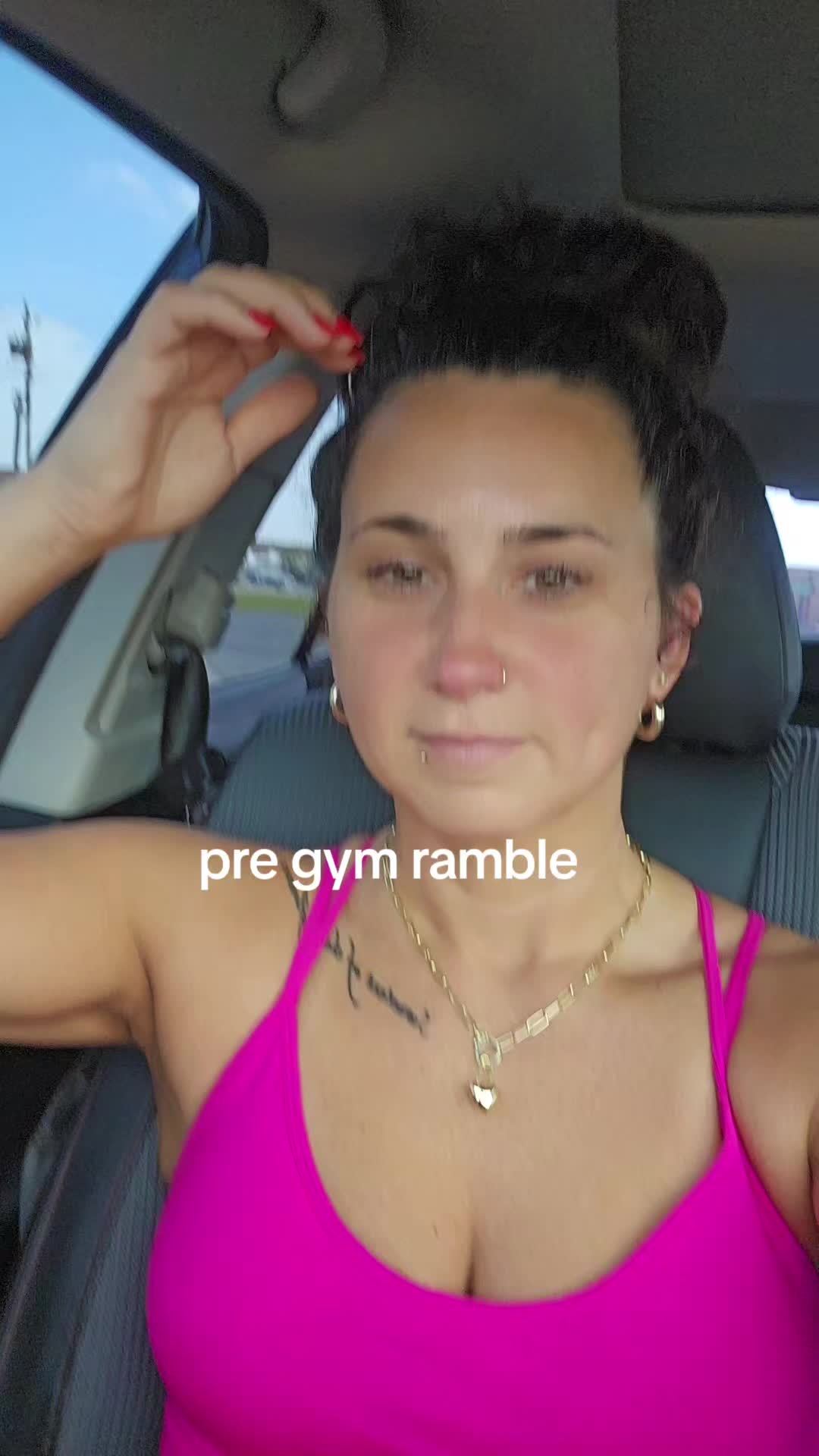 @QuirkyRN85_®