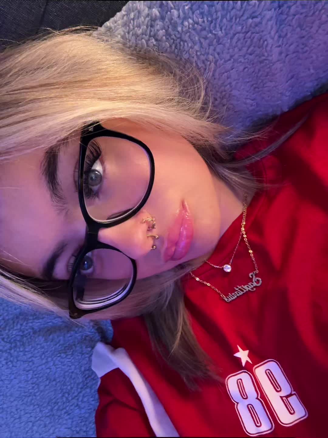 @btchesbrokenblondie 🩵