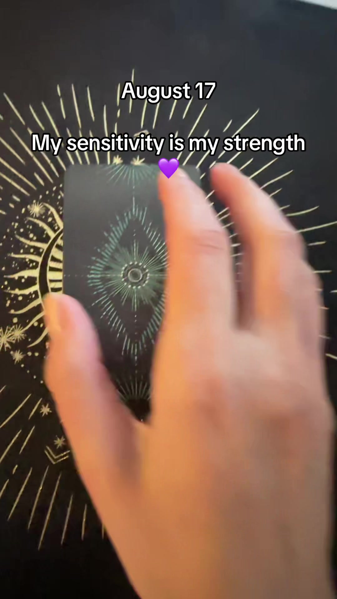 @Tarotcardsnomiracles