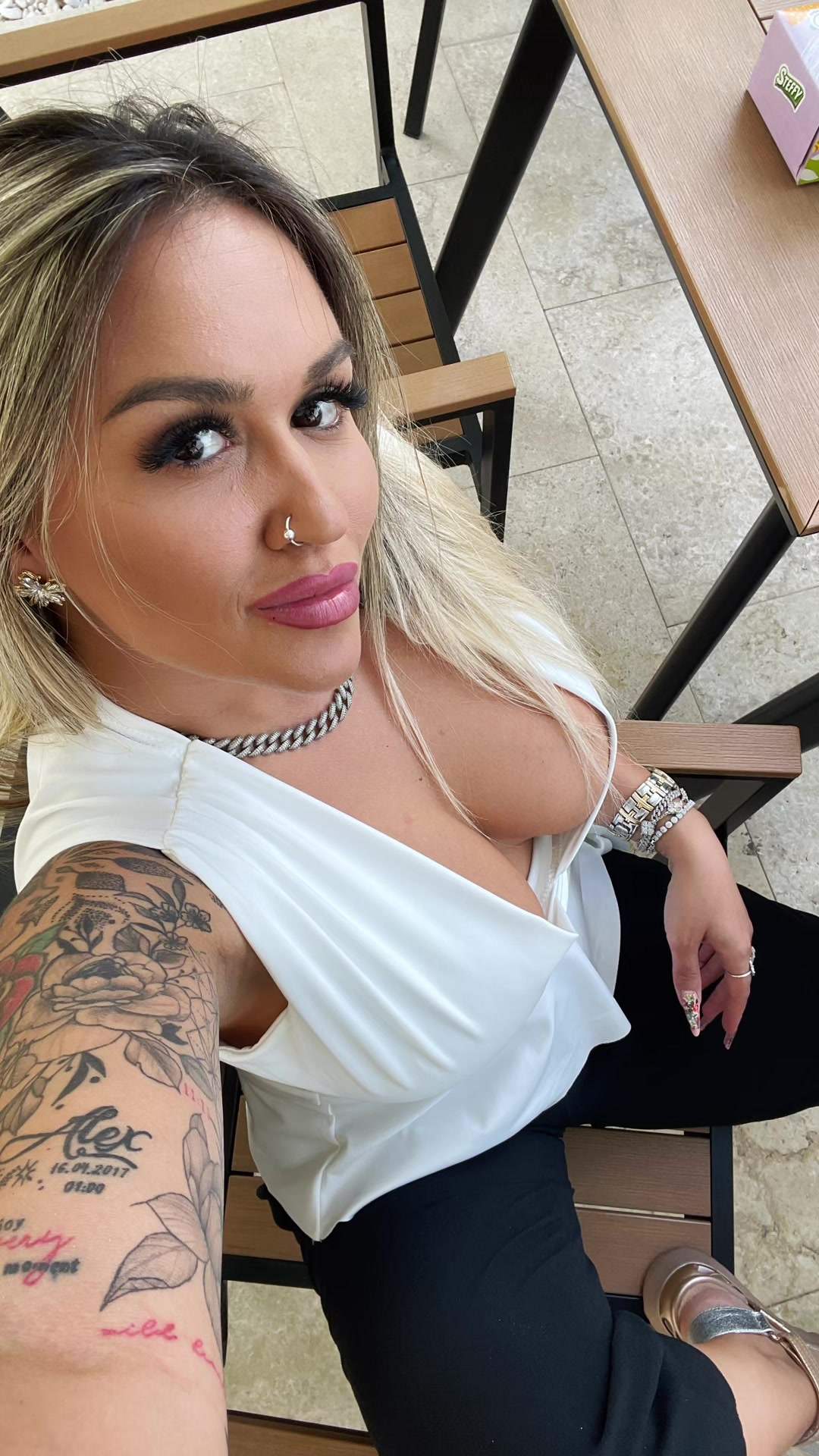 @Ana Carastan