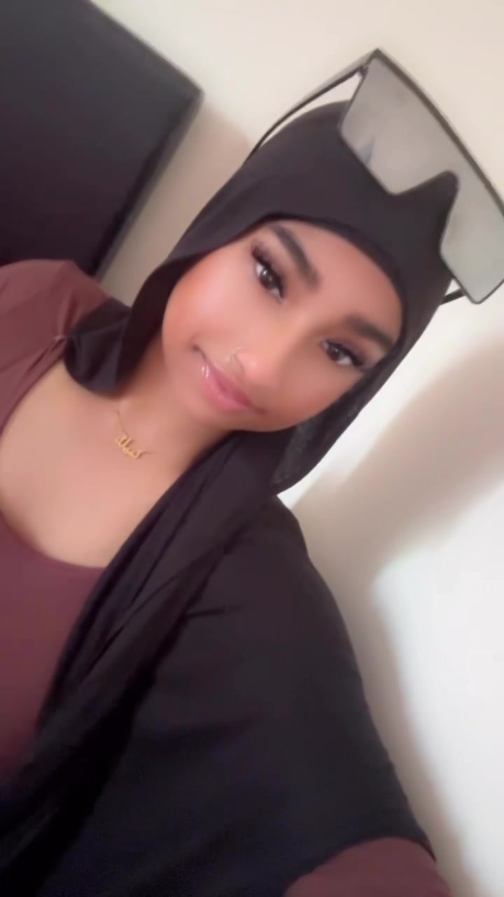 @￶ ꨄ