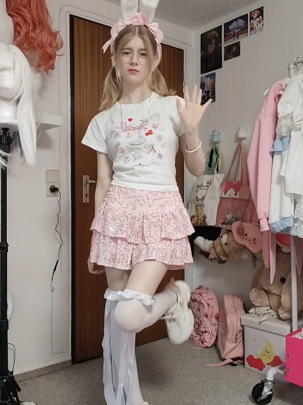 @:D