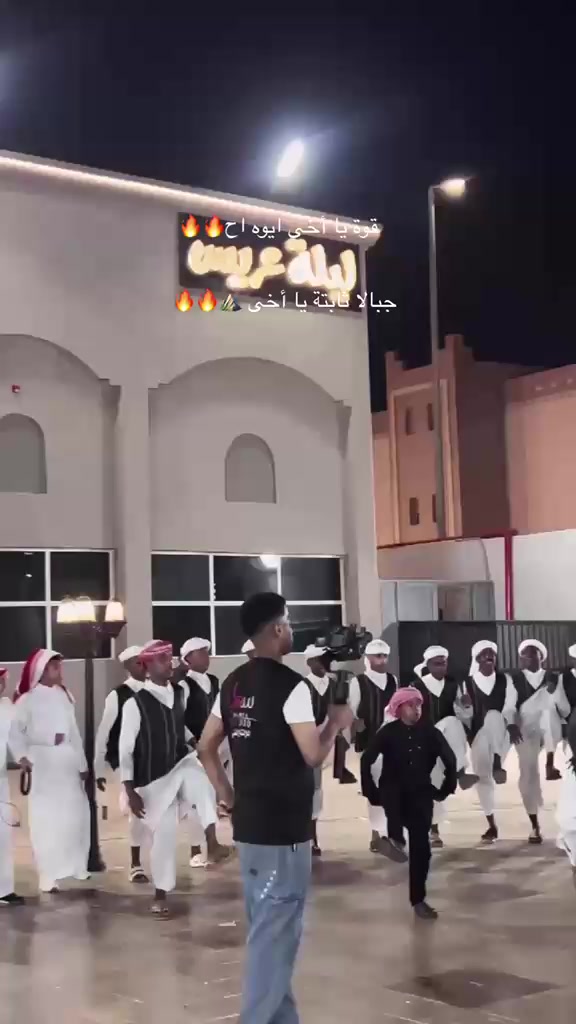 @ڤرقة آخوإن عـآيٌـل🤍🌼.