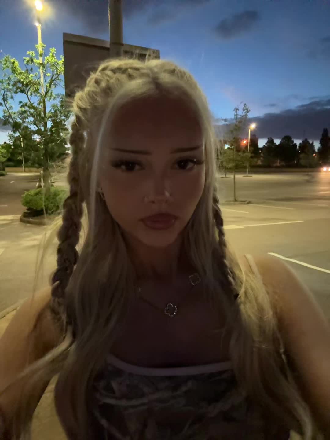 @ana&iuml;sfxo 𓅓