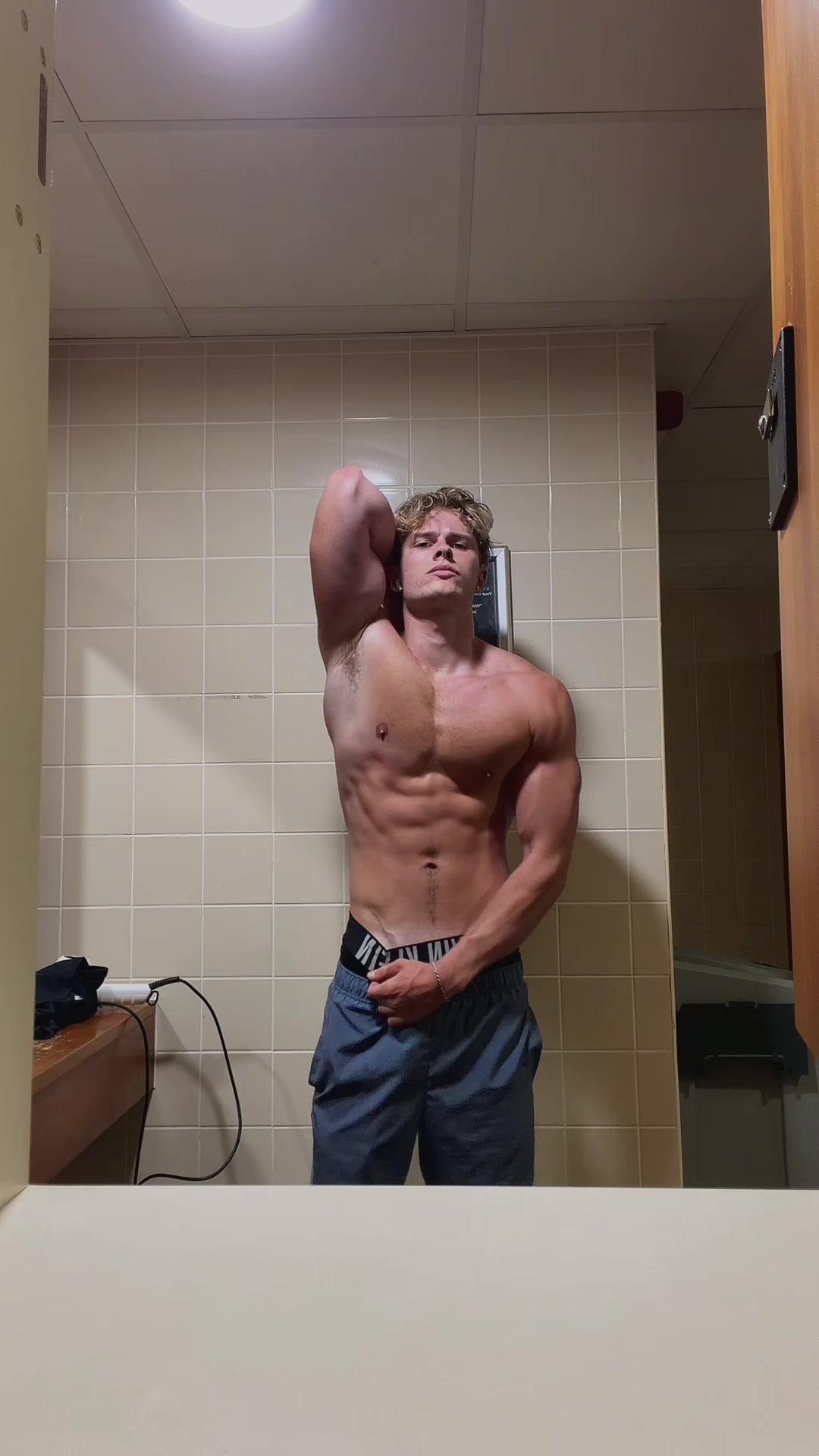 @henrylifts