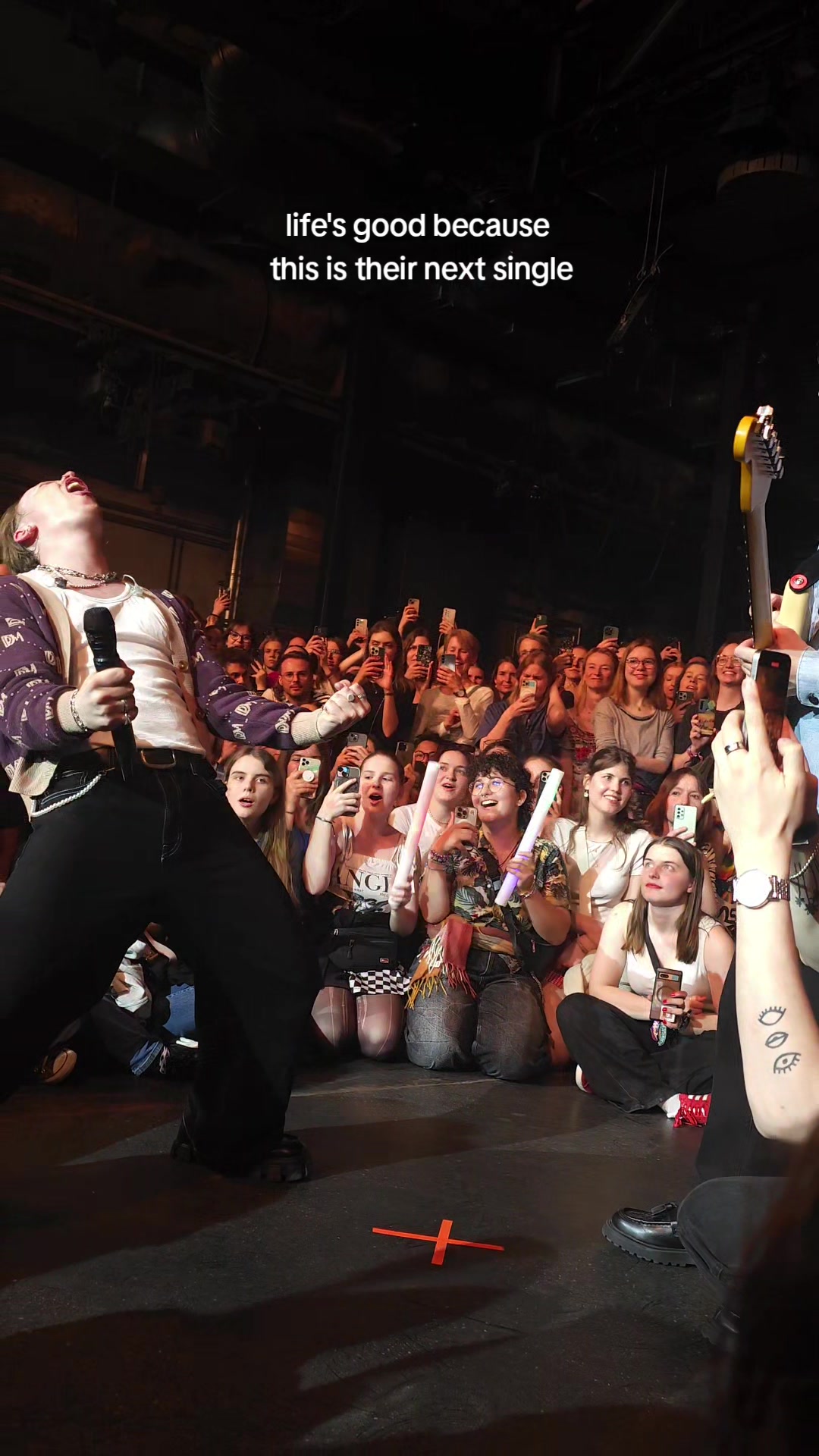 @besties on tour ❀