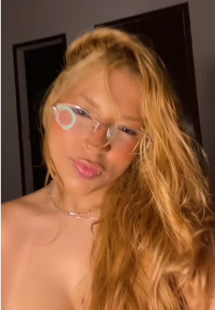 @mchelynz