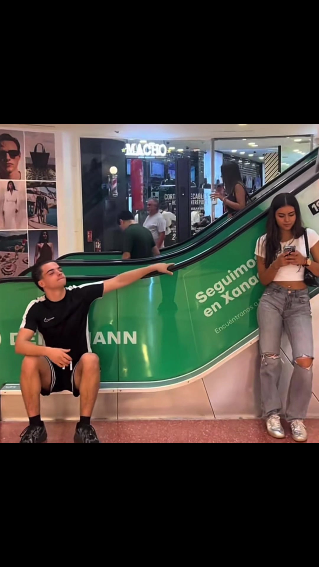 @𝖇