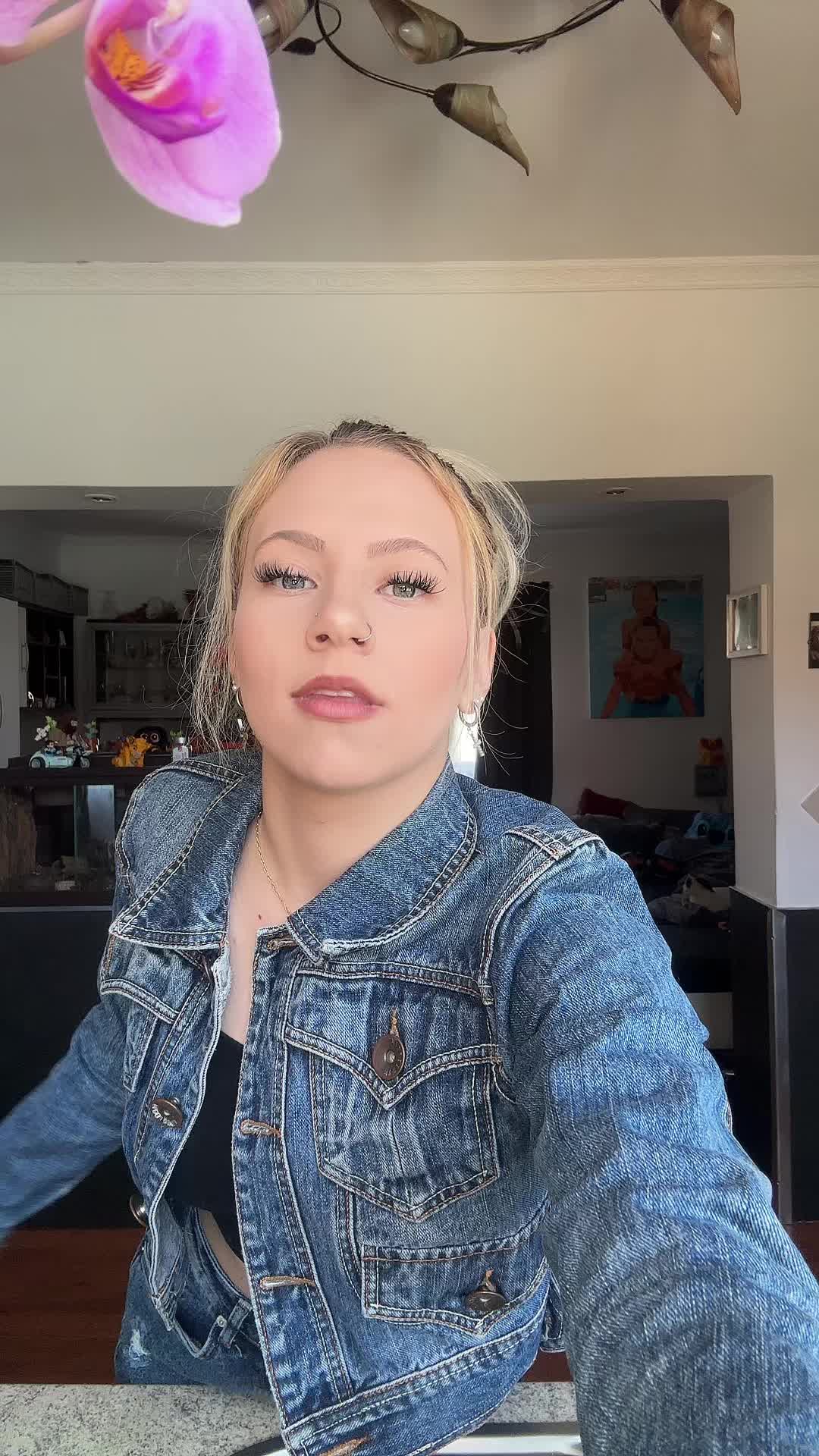 @minibickos