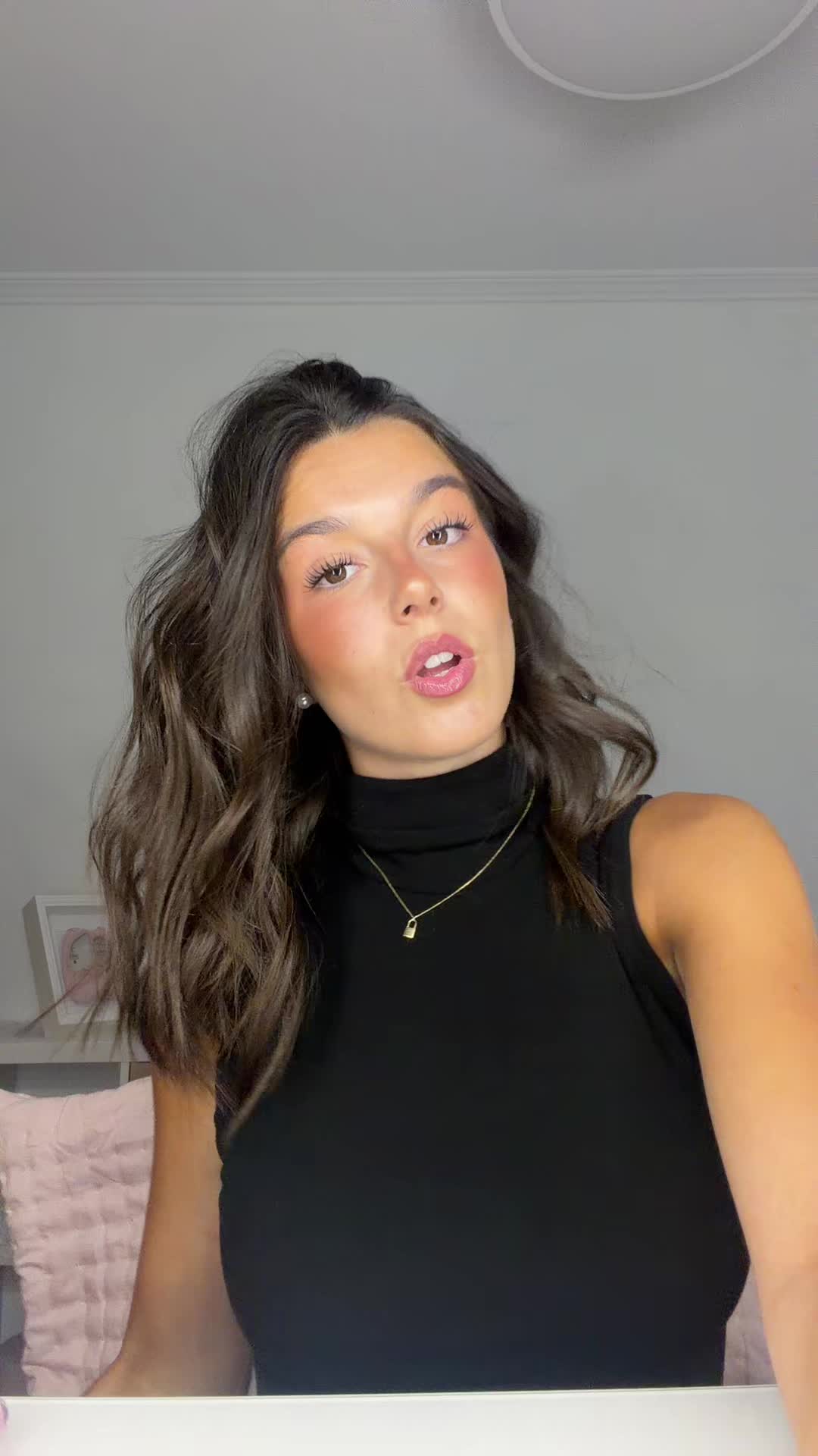 @𝚐𝚕𝚘𝚛𝚒𝚒𝚊