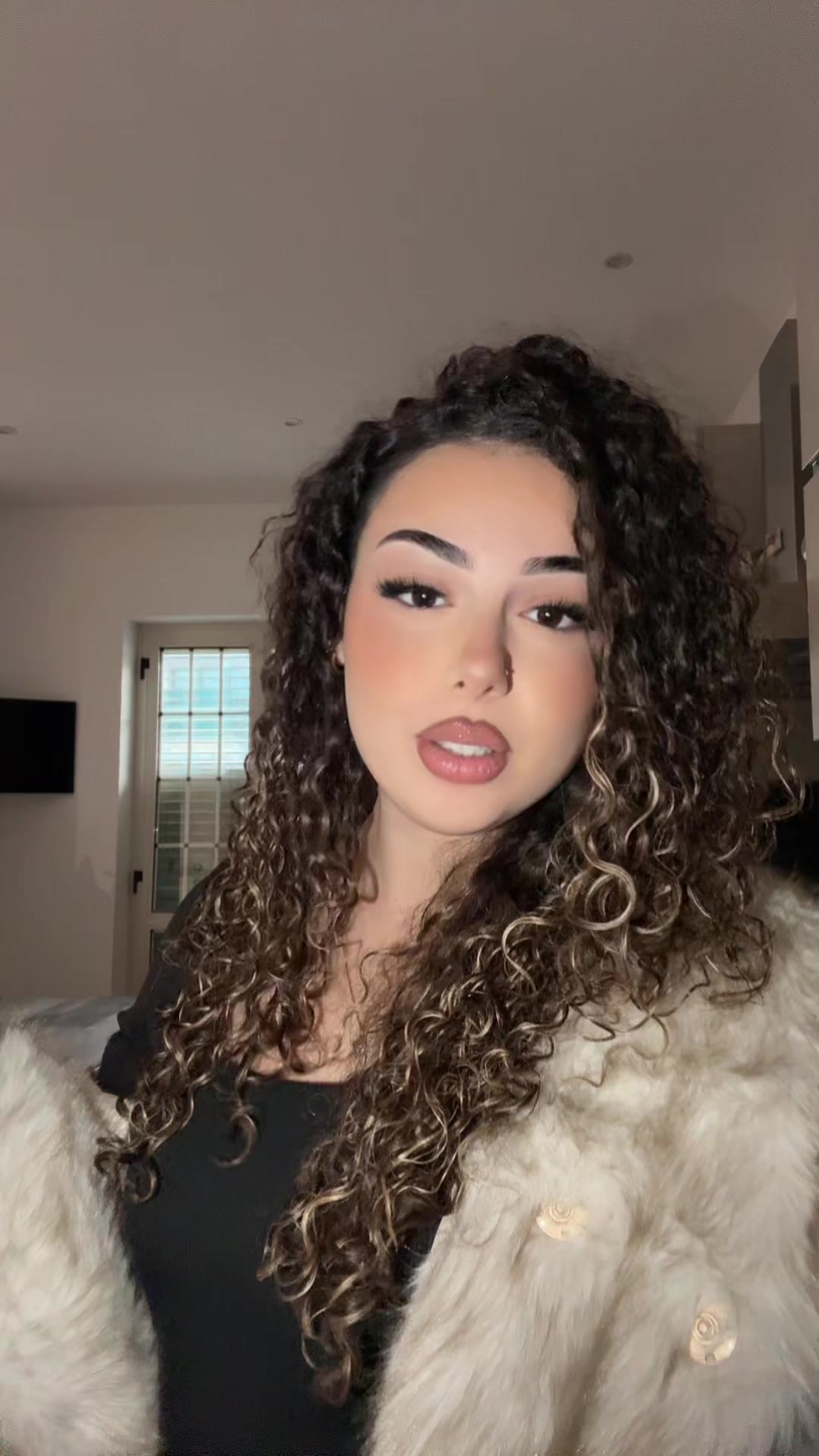 @𝓮
