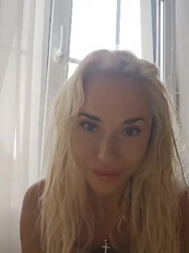 @BlondiFox