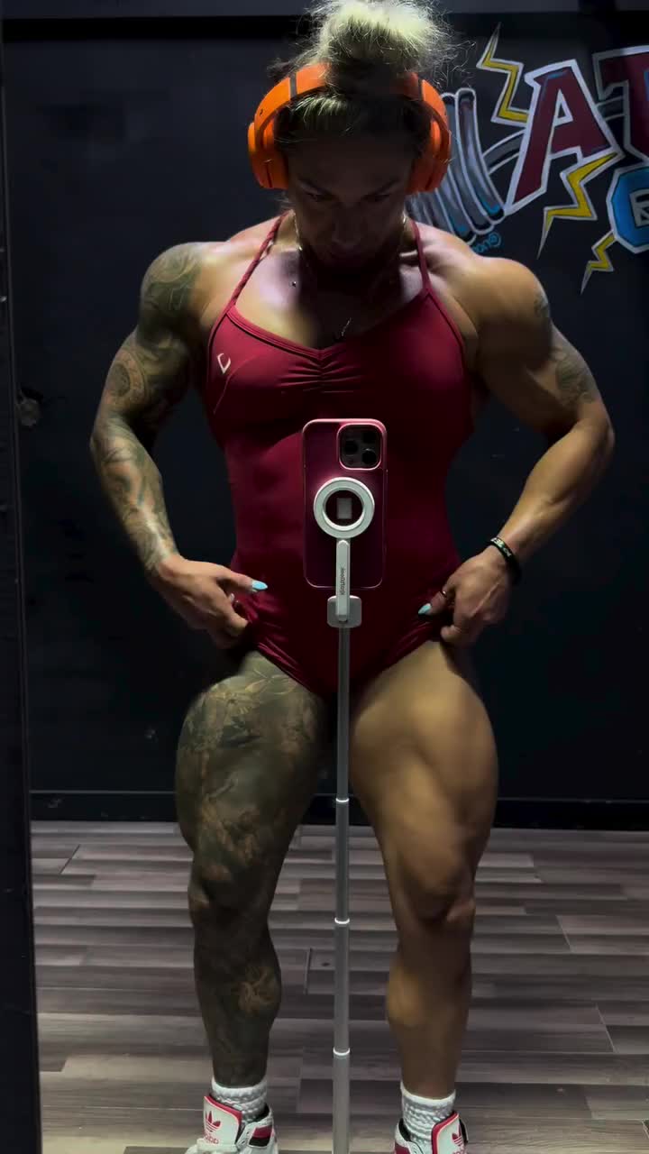 @musclegirls