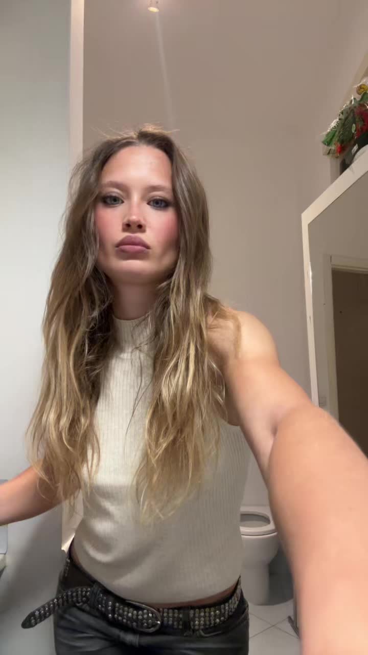 @ellibenny_