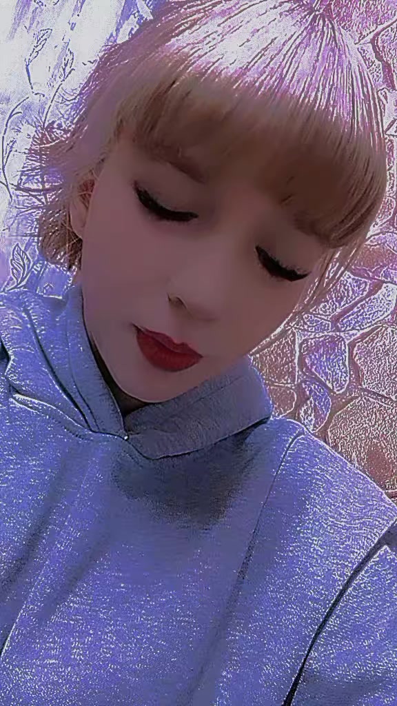 @Катюшка 🦋