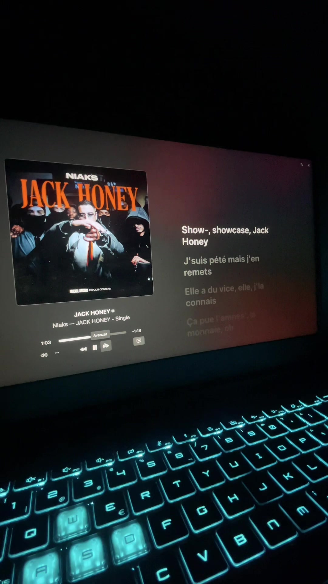@🎧