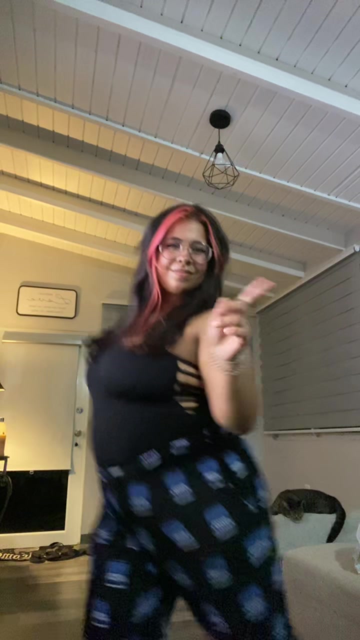 @𝒞𝒽𝒶𝓁𝓎𝑒𝑜𝓃༒