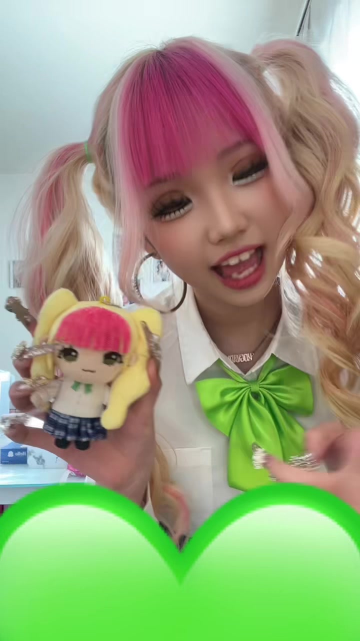 @なぎ🌺🌈KOGYARU専属モデル