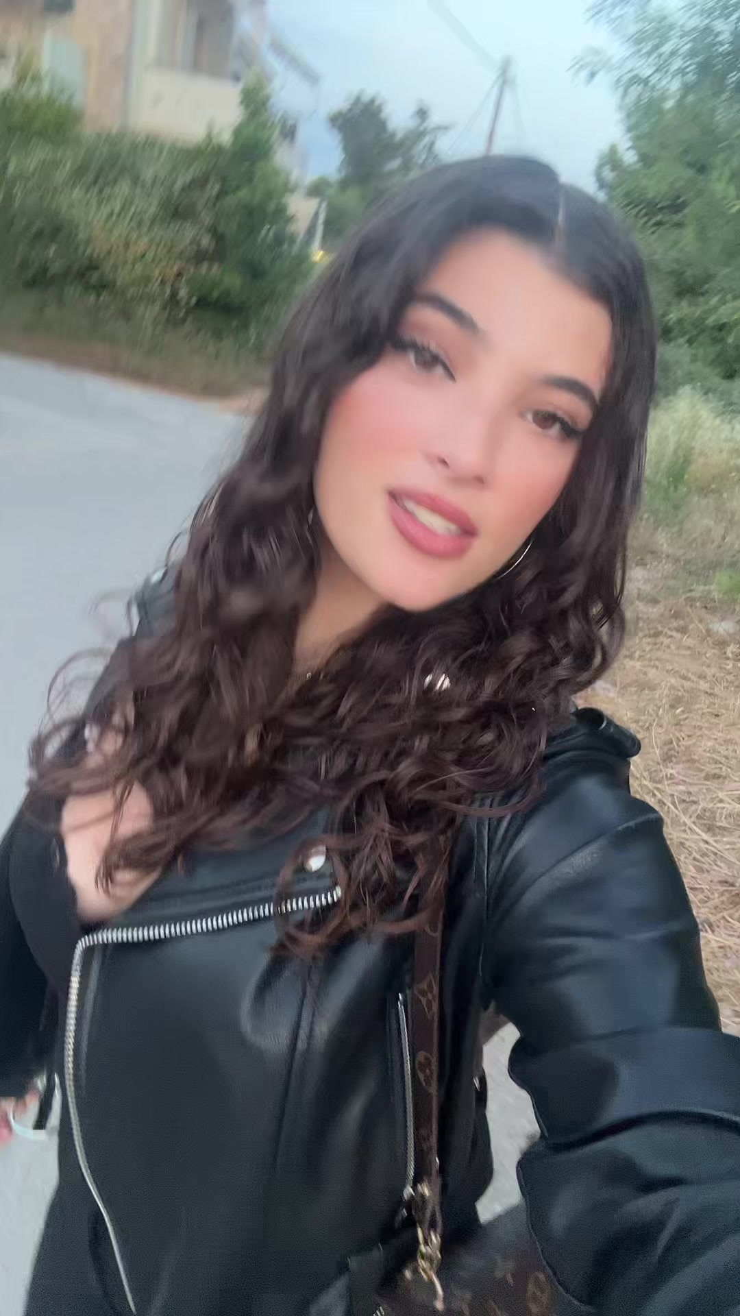 @Thr