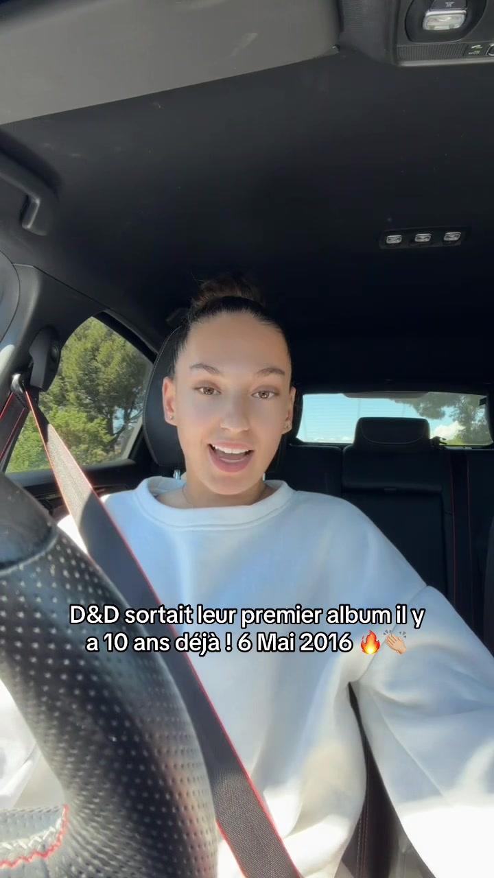 @Chlo&eacute;D&D🐺