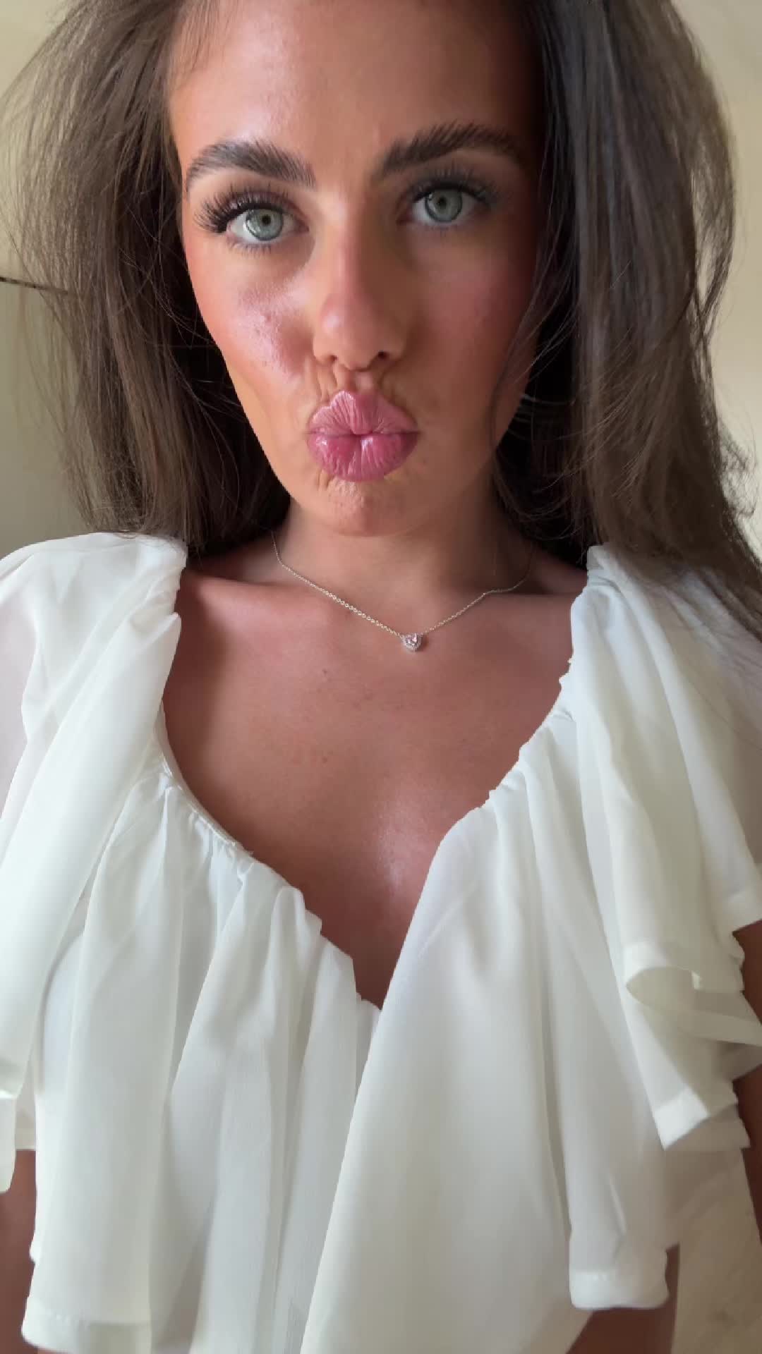 @poppylivingstonex