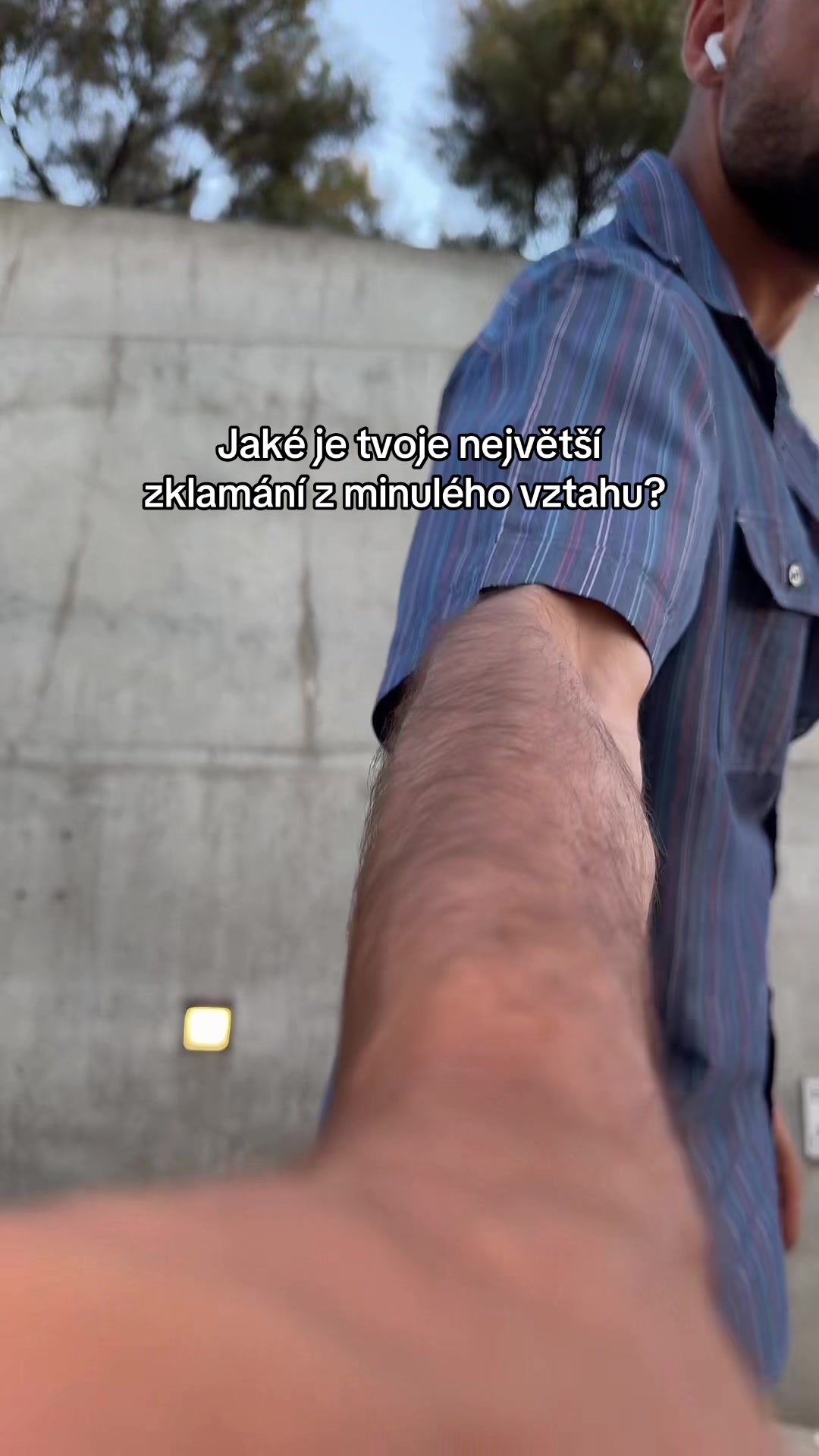 @ꓘB