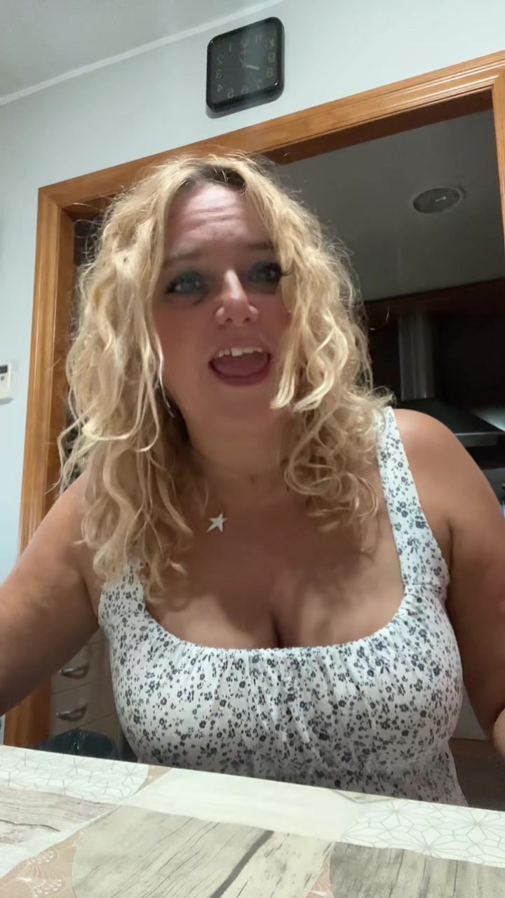 @veronicayeiko
