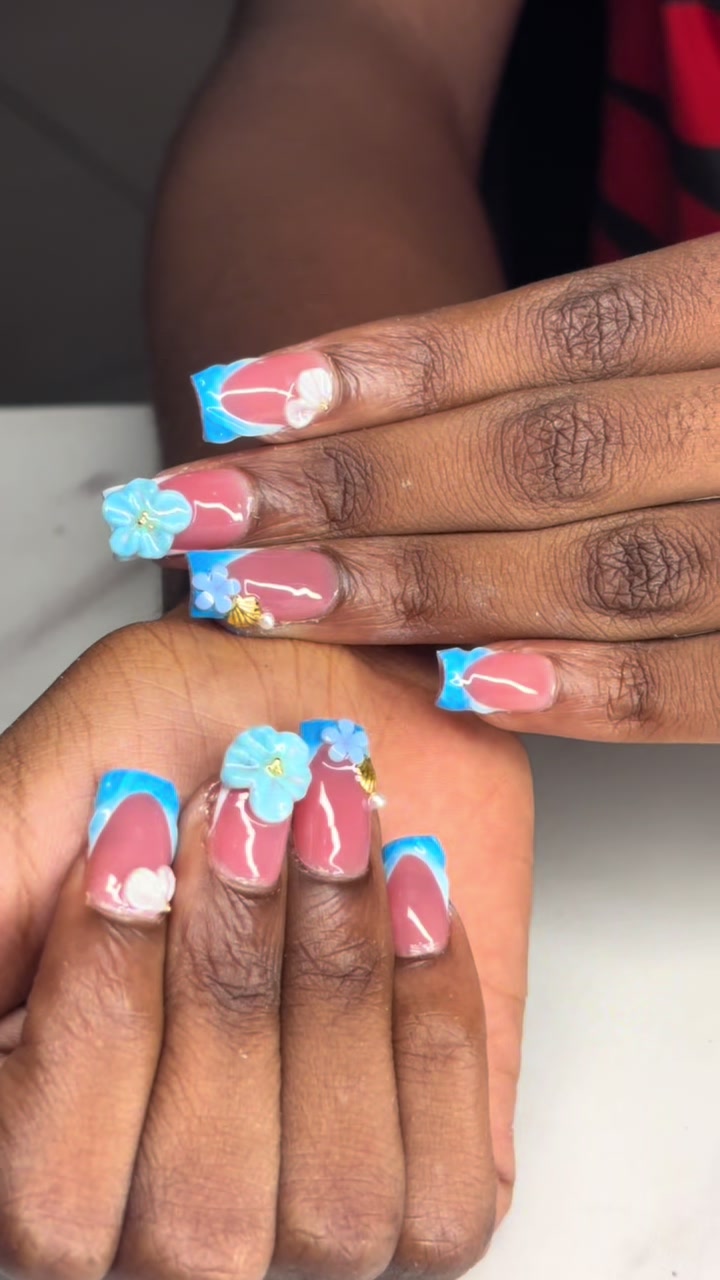 @NailsbyFabiana