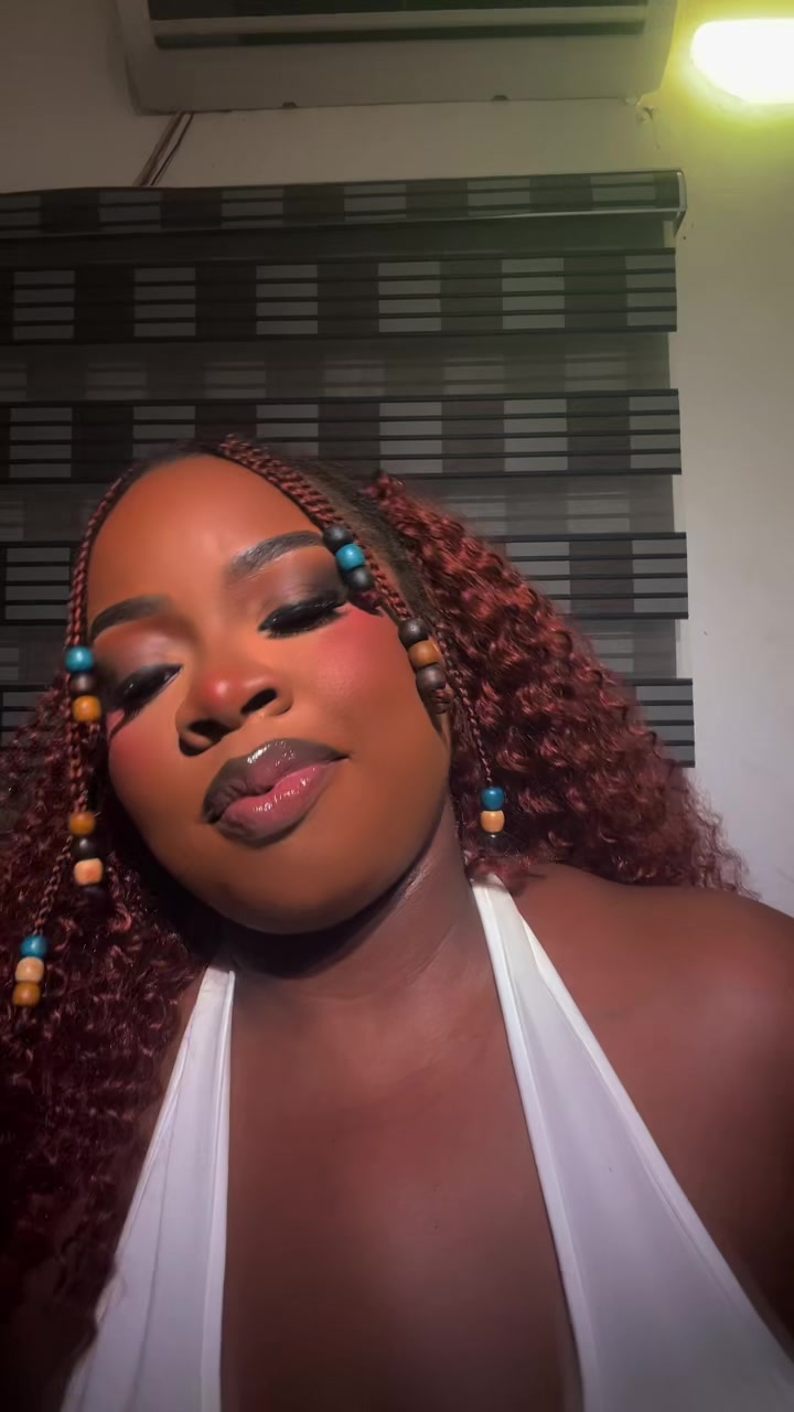 @curvygift_