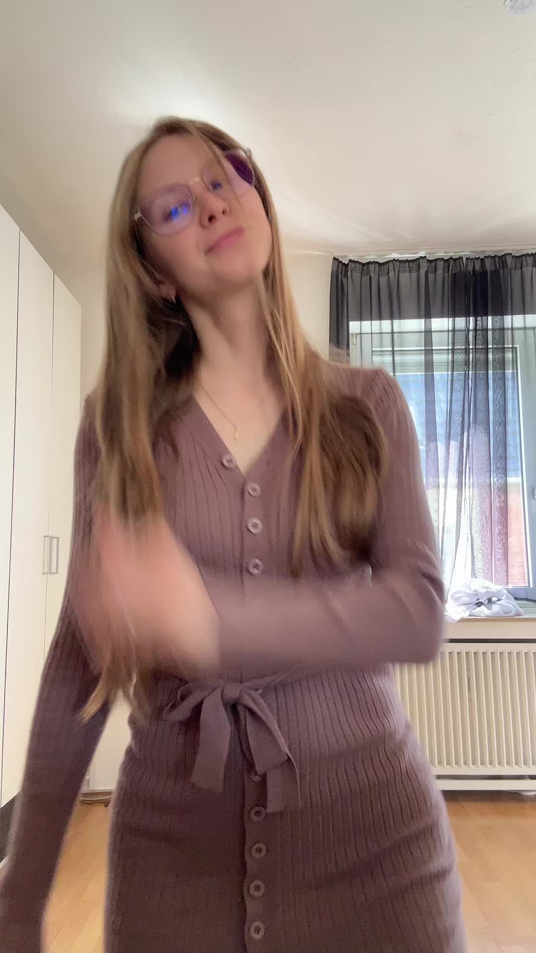@Regina_
