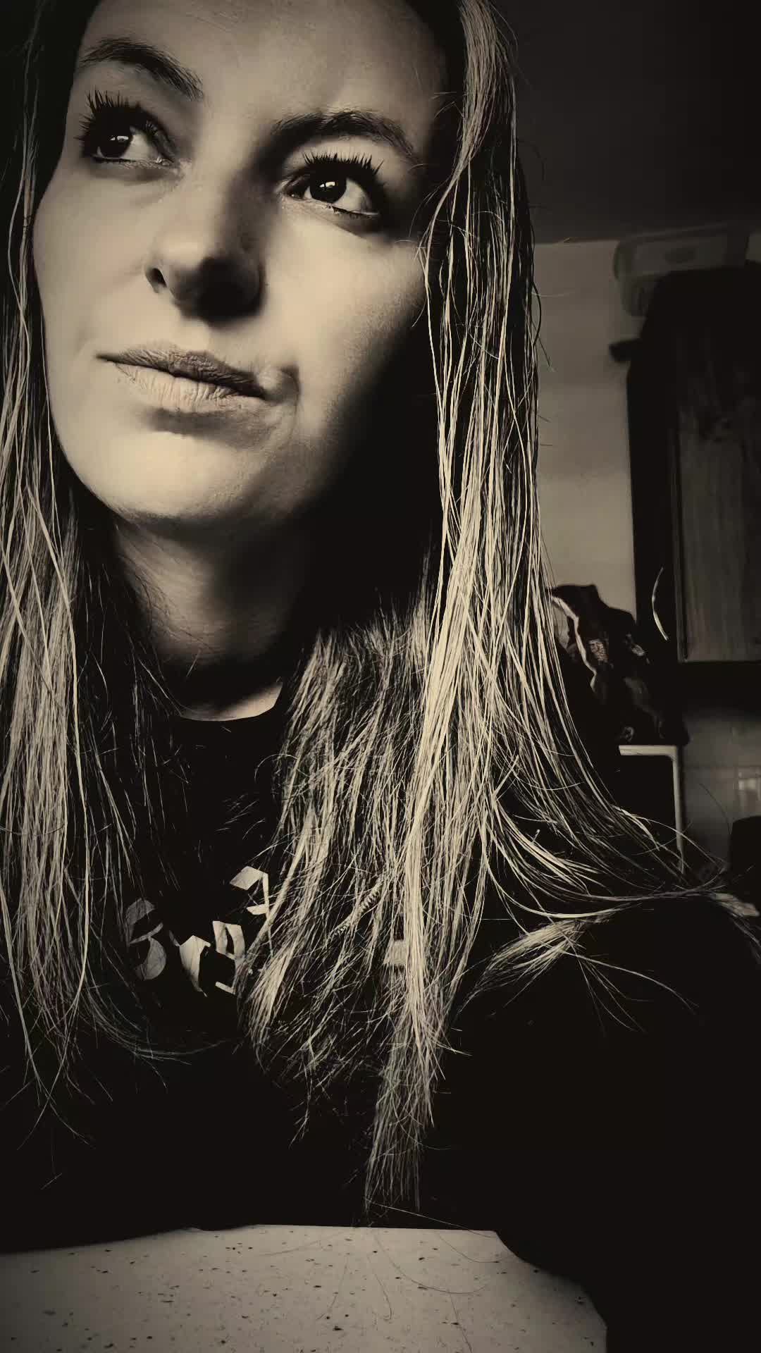@𝓒𝓸𝓾𝓷𝓽𝓻𝔂𝓷𝓾𝓰𝓰𝓮𝓽 🖤