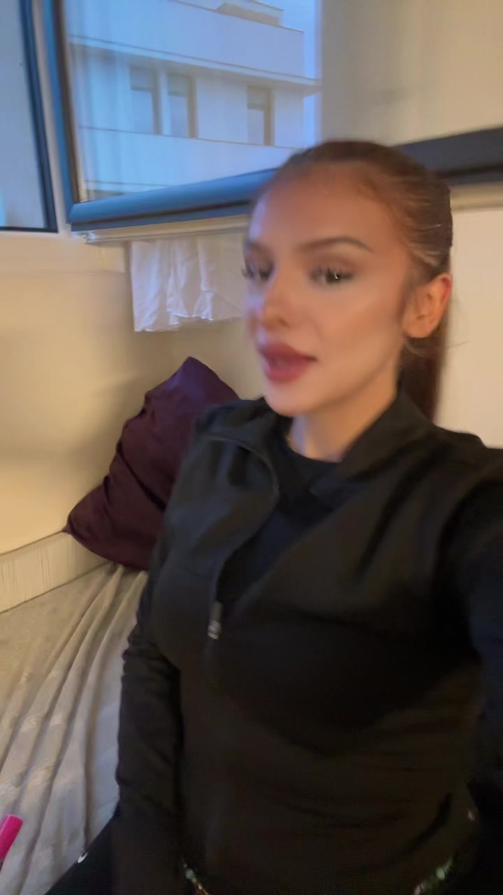 @_Ofasïabrunetäoffcïël_