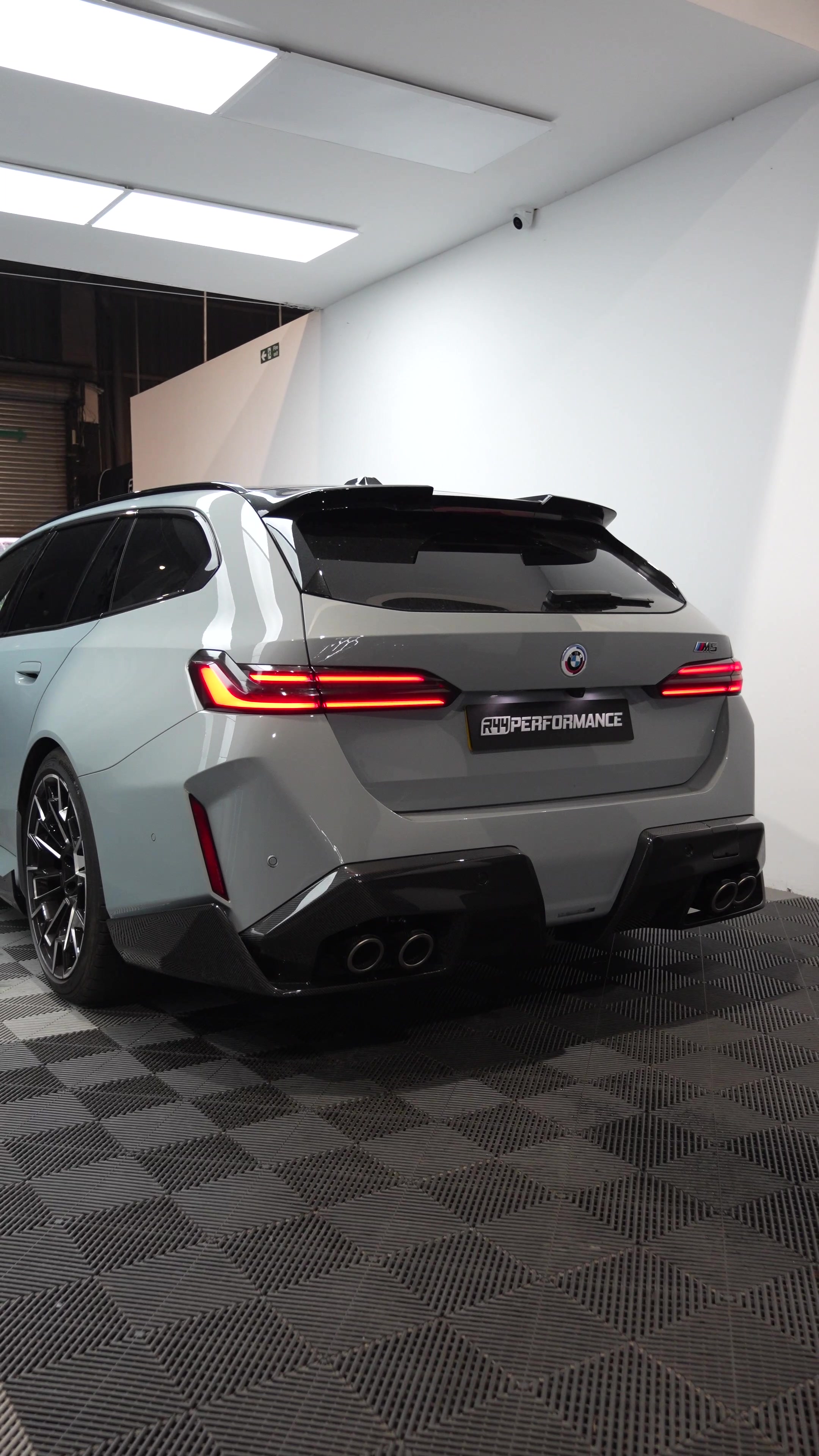 @R44 Performance