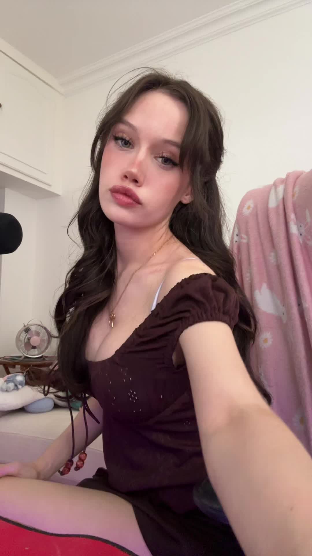 @Charlyne twitch.tv/charlyne