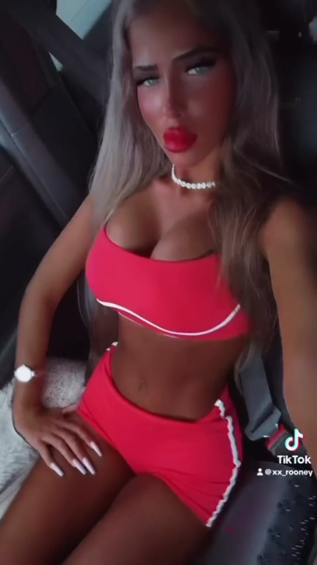 @Lisamarie_rooney