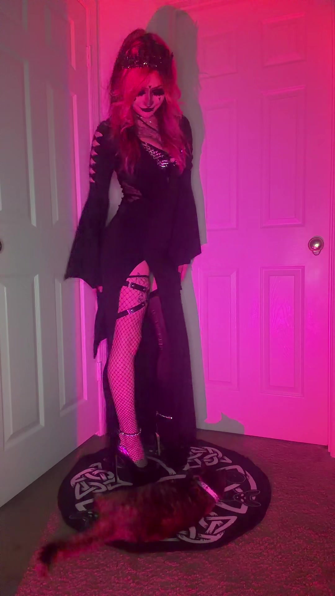 @kissingrazors