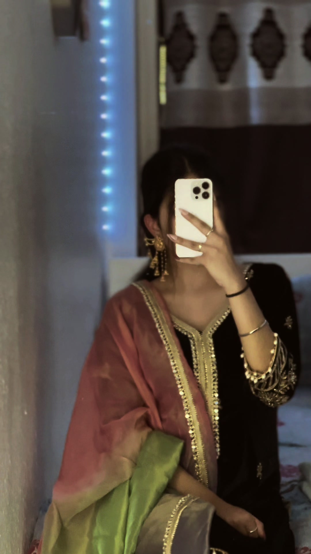 @Kaur✨
