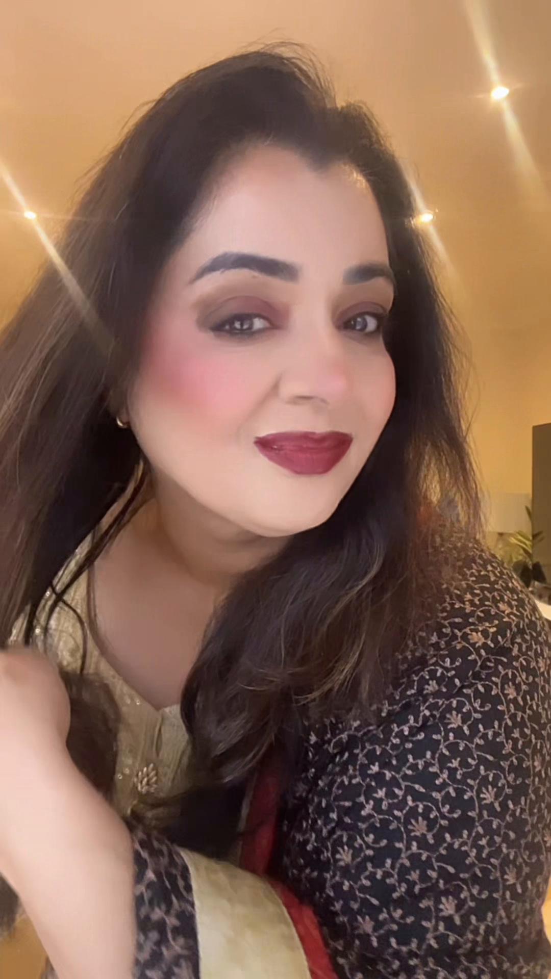 @Saira Chill Time
