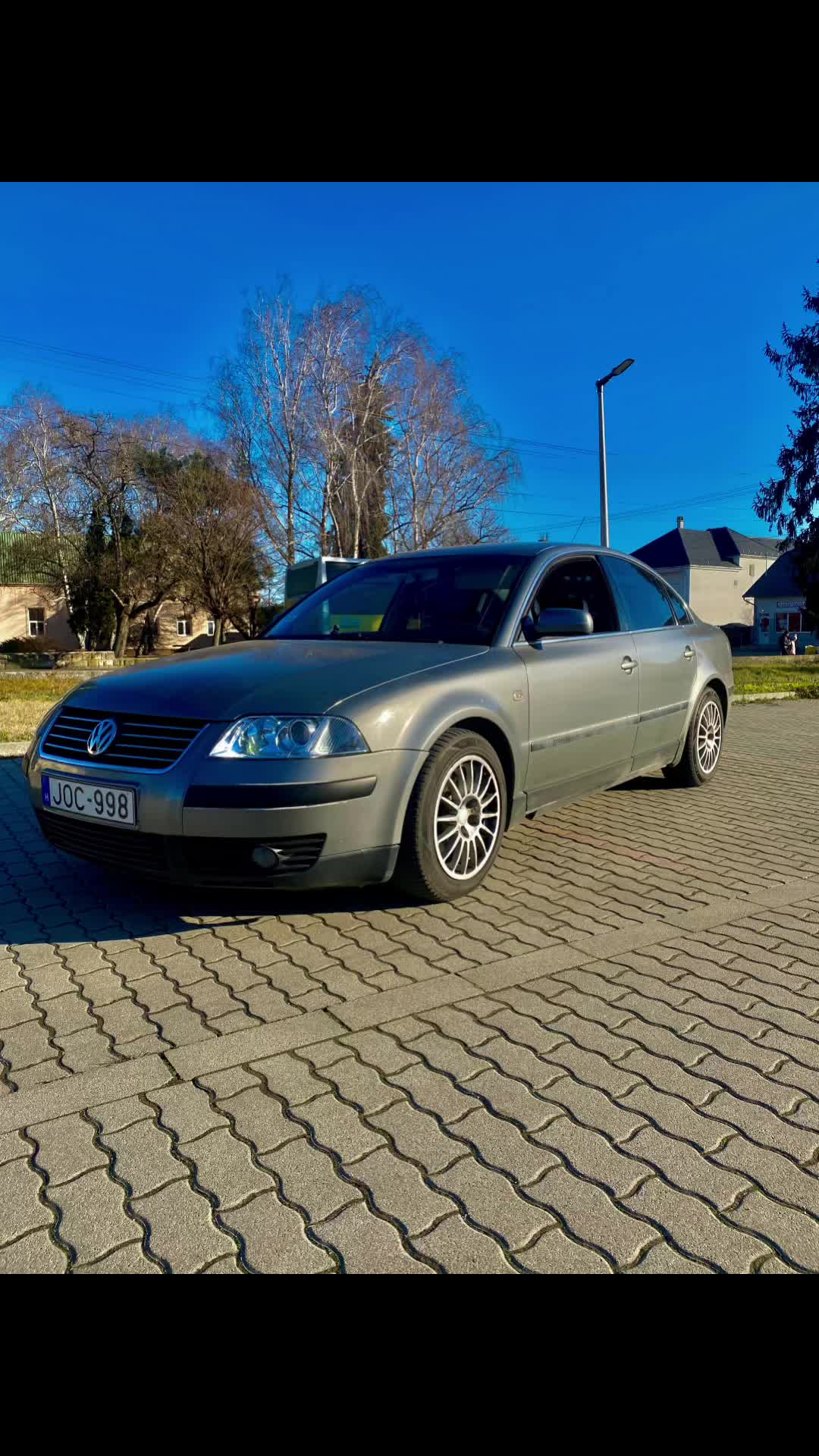 @_illes_bence_