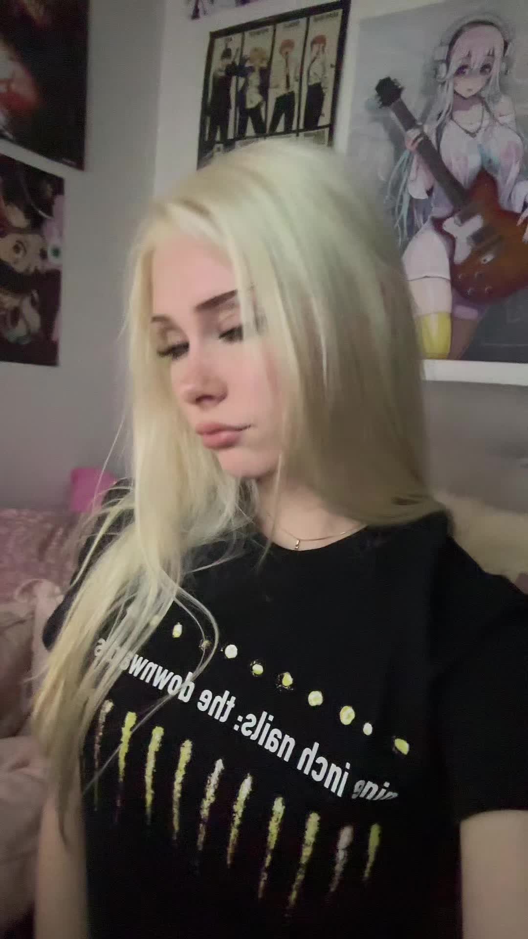 @Airi👾