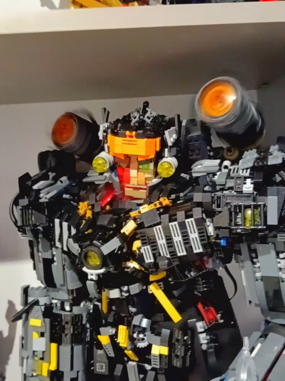 @Legom...r