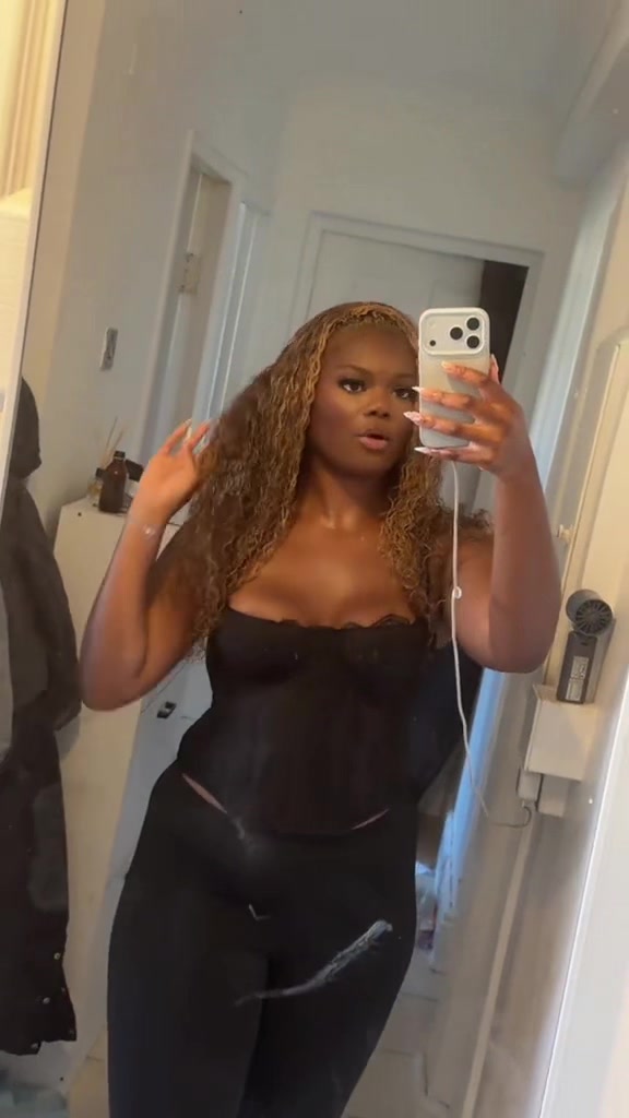 @️