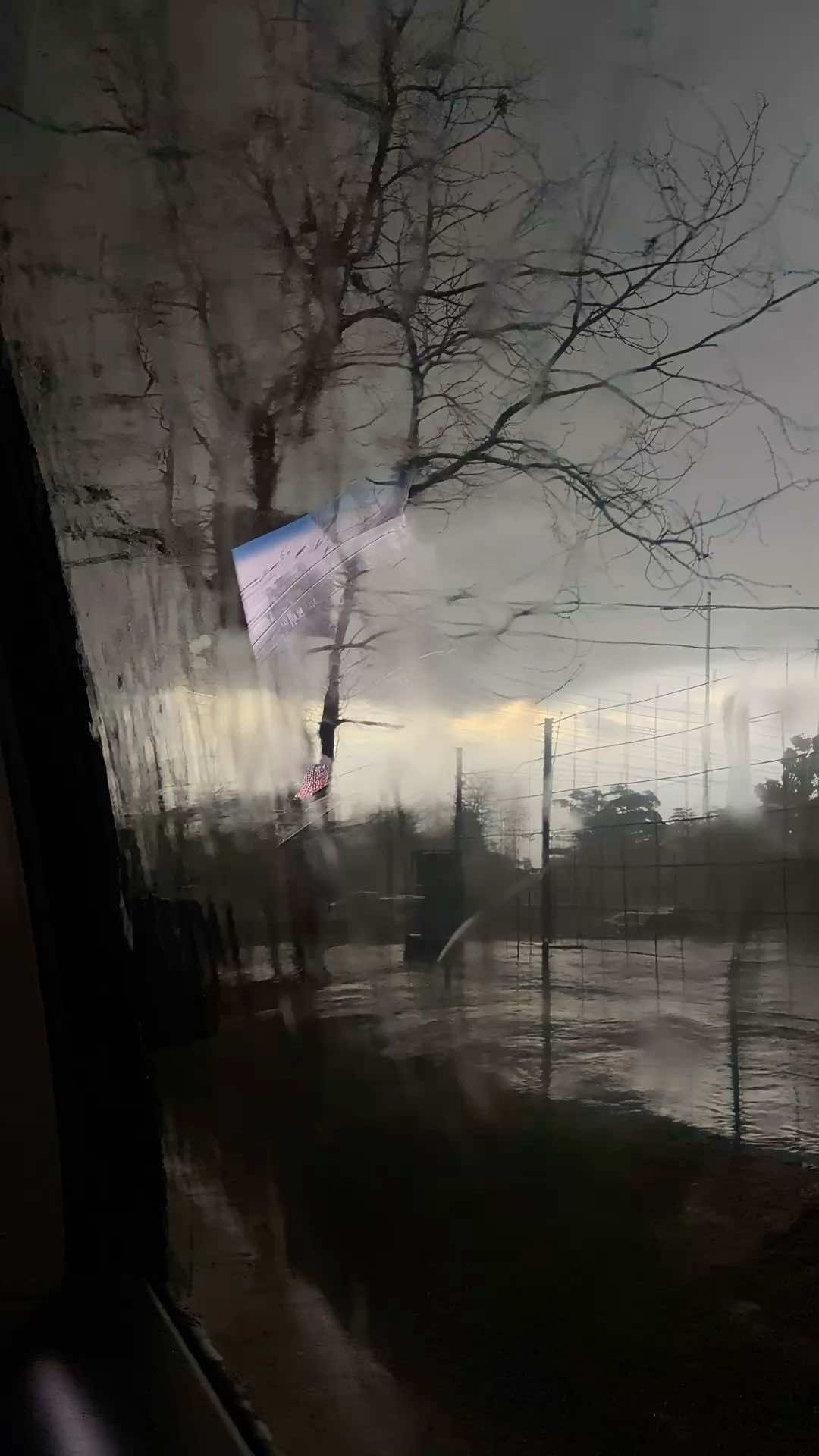 @𖣂