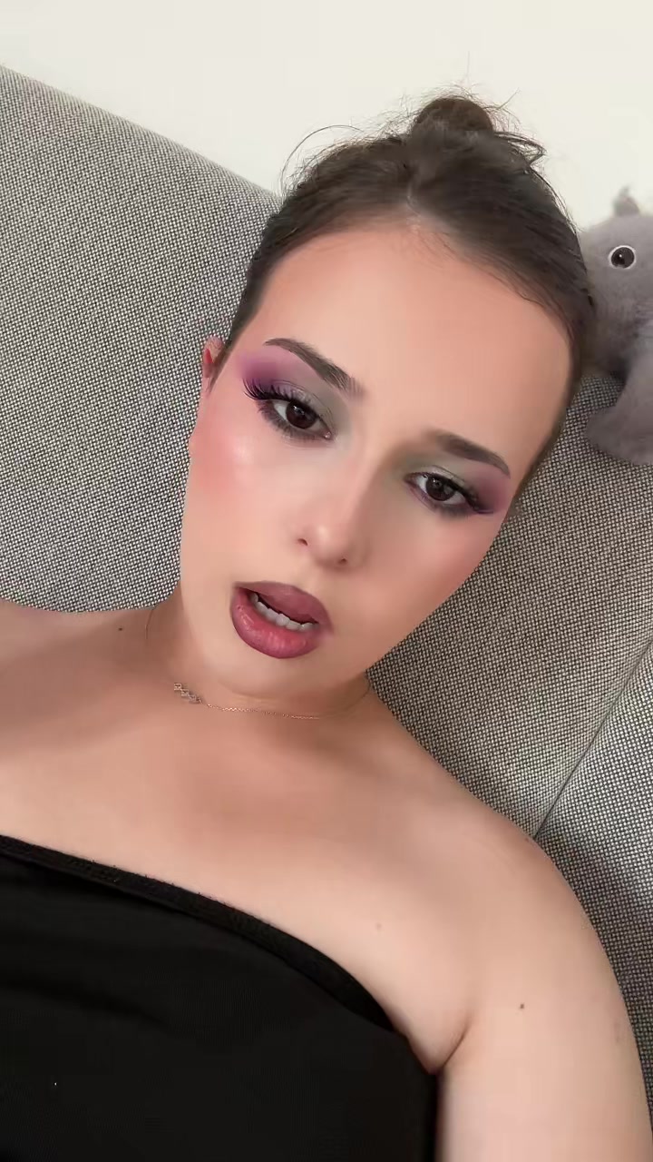 @Io4nq