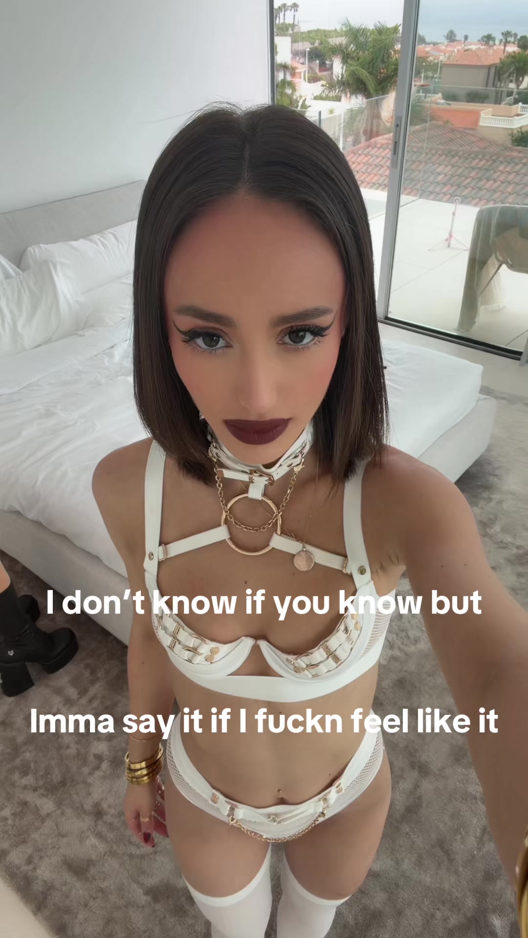 @Christinaasage.com