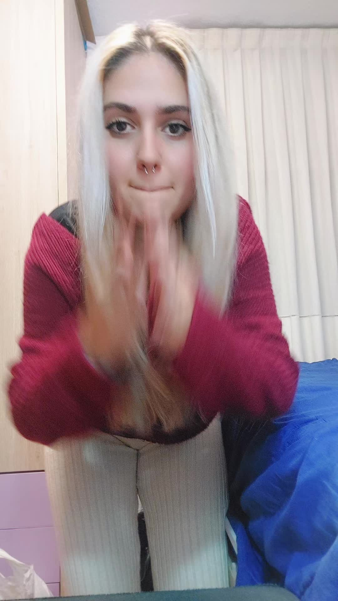 @SeñoritaEsme