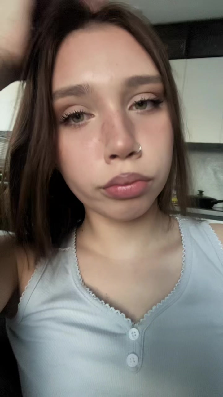 @annushka