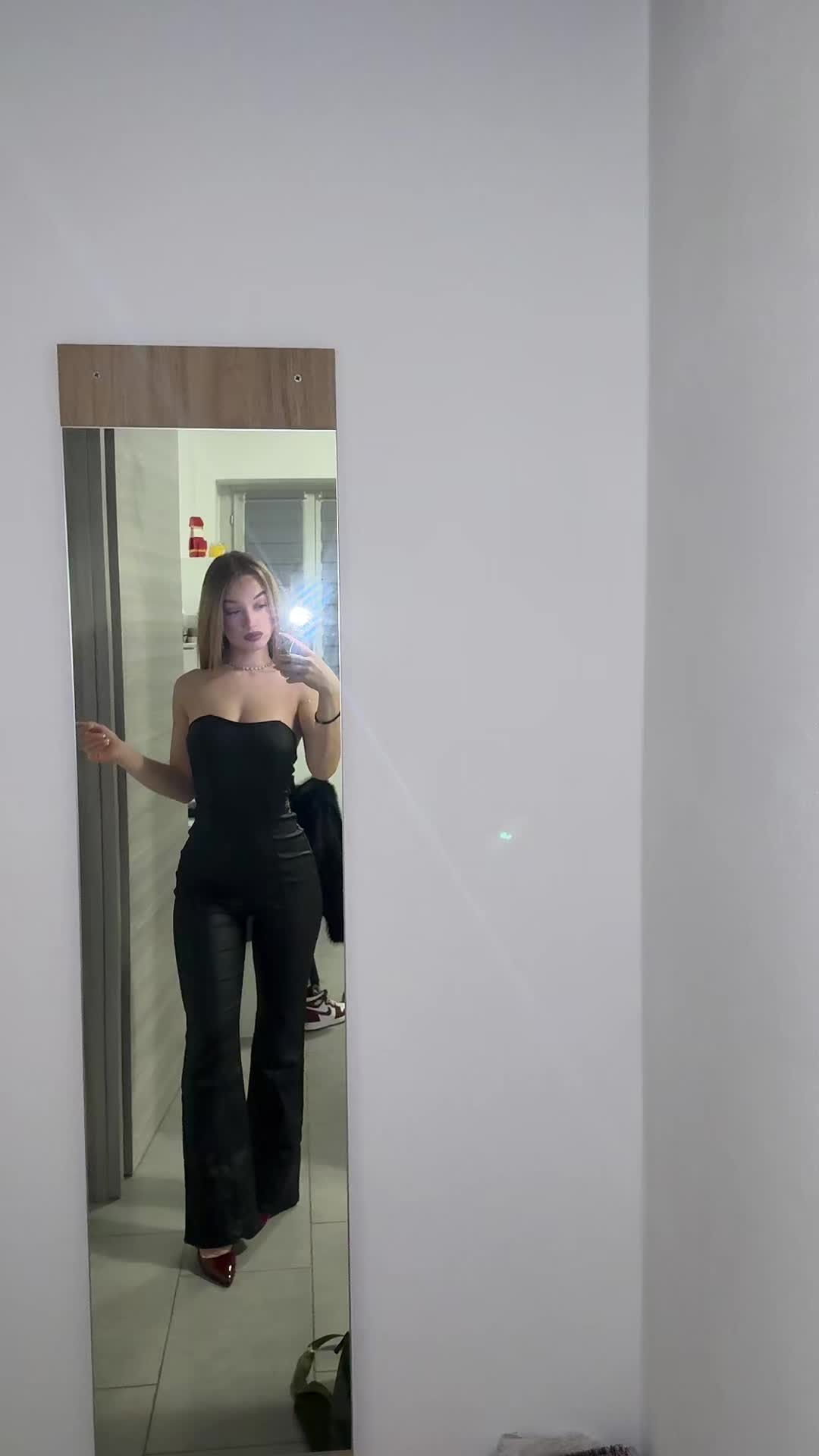 @mayaadelvecchio